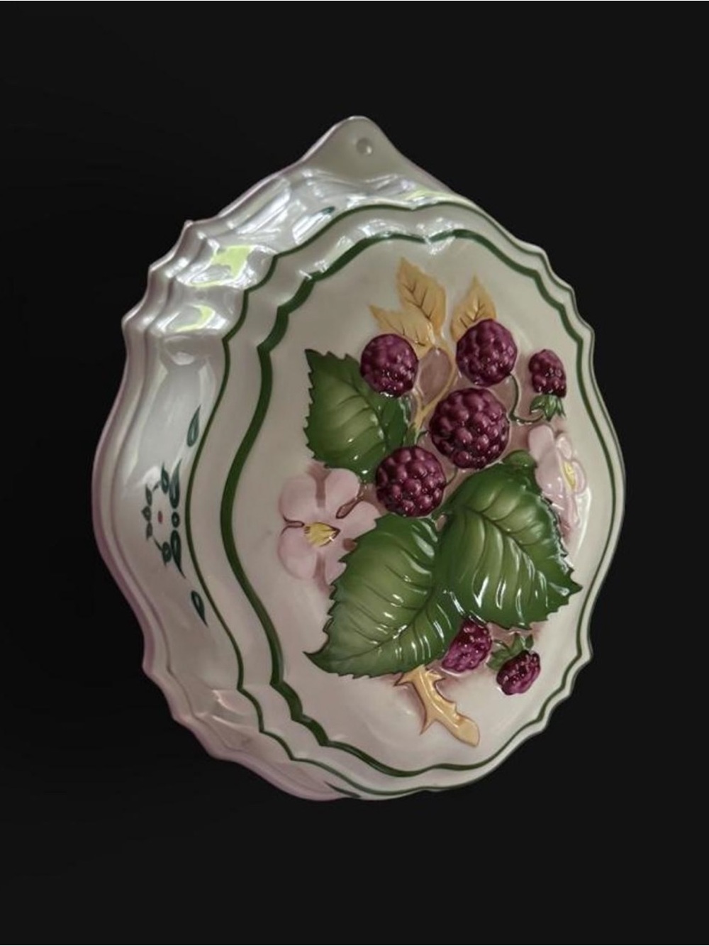 Franklin Mint Le Cordon Bleu Blackberry Wall Decor